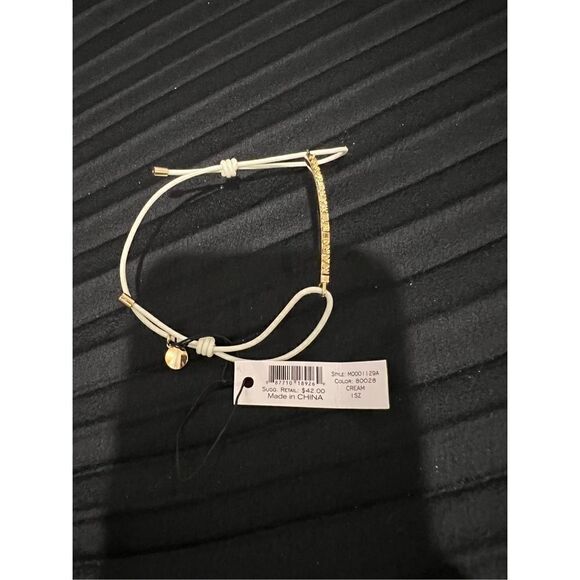 New Marc by Marc Jacobs STYLE: MO001 129A COLOR: 80028 CREAM gold bracelet - Picture 2 of 5